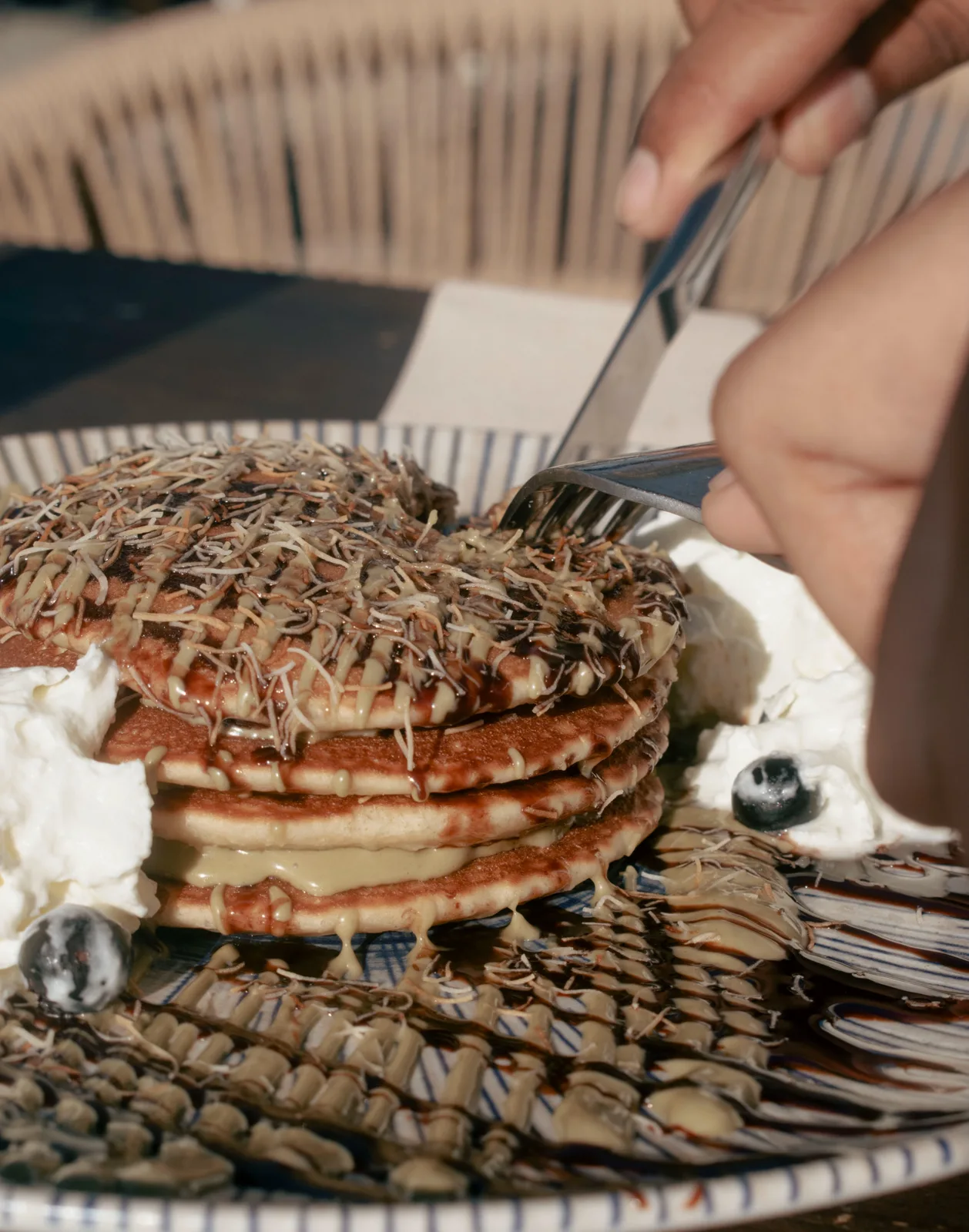 Dubai Pancakes con crema de pistacho, kataifi tostado y chocolate